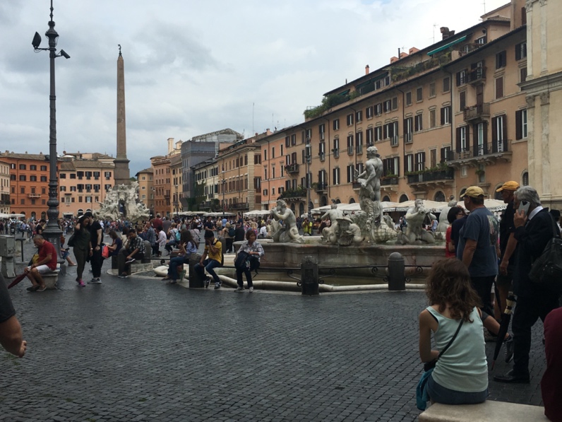 Piazza Navona i Rom med Fontana del Moro och obelisken